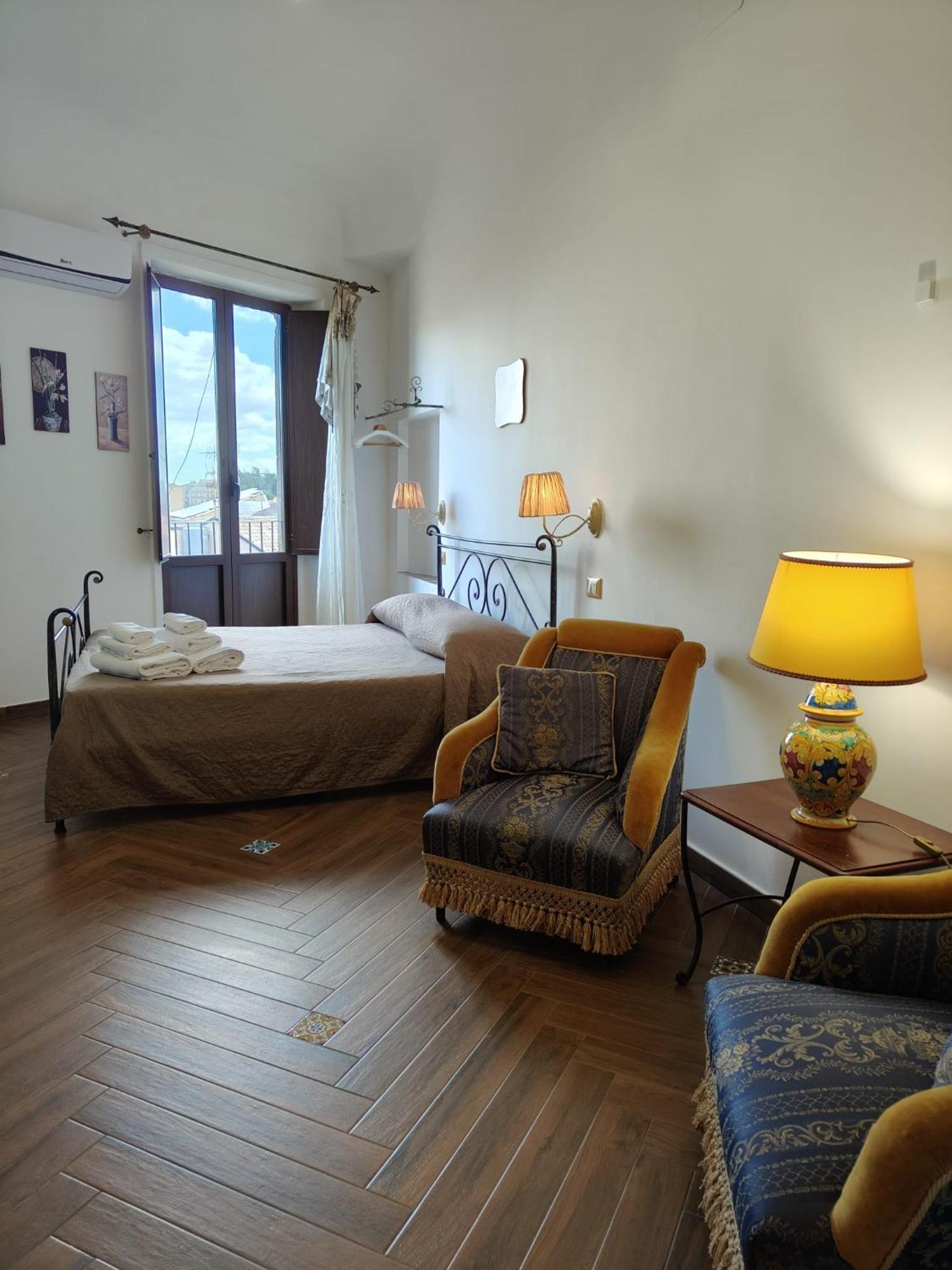 Centro Sicilia Rooms-Suites & Terrace Ена Екстериор снимка